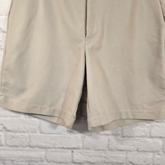 Chaps Men's Tan Khaki Shorts Size 34 Waist Extender Preppy Casual Soft Chino - Picture 4 of 12